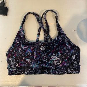 Lululemon sports bra